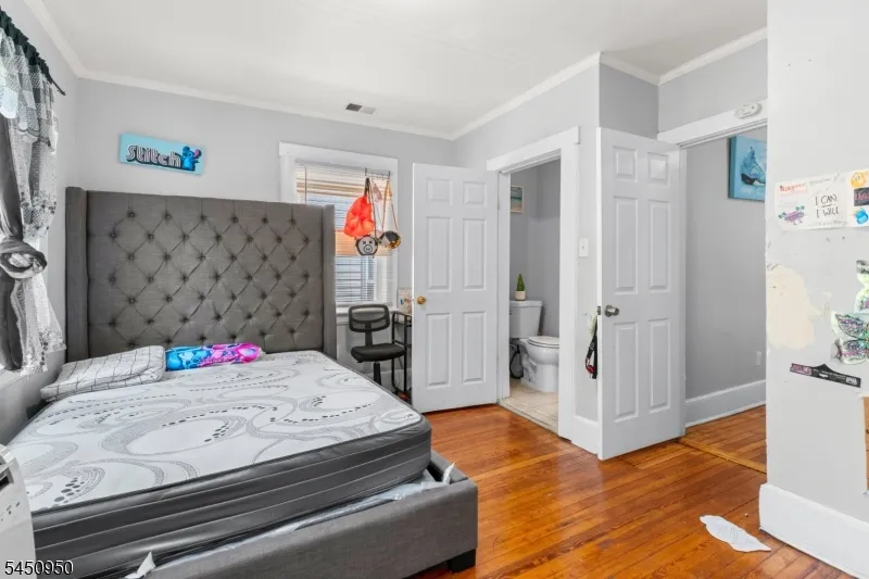 81 Schley St Newark City, NJ 07112