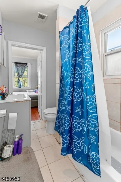 81 Schley St Newark City, NJ 07112