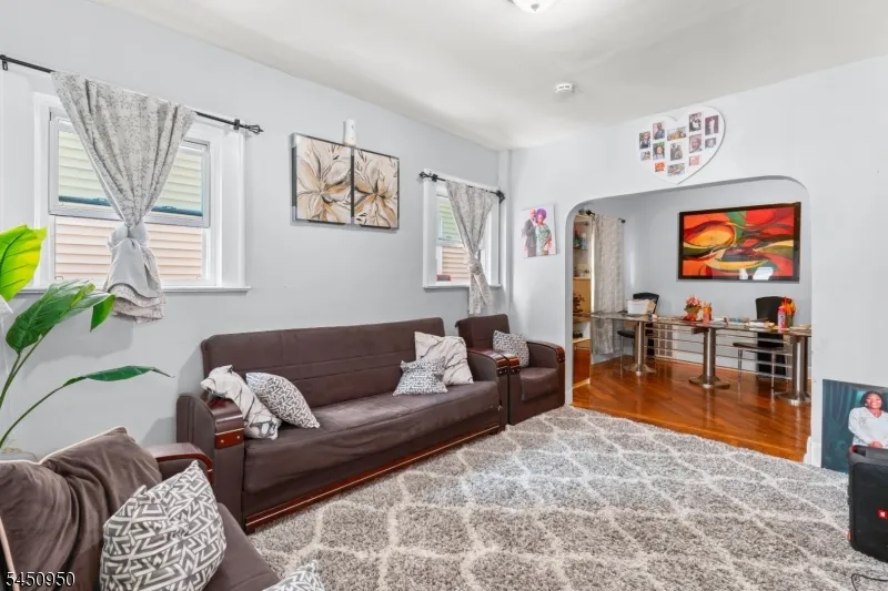 81 Schley St Newark City, NJ 07112