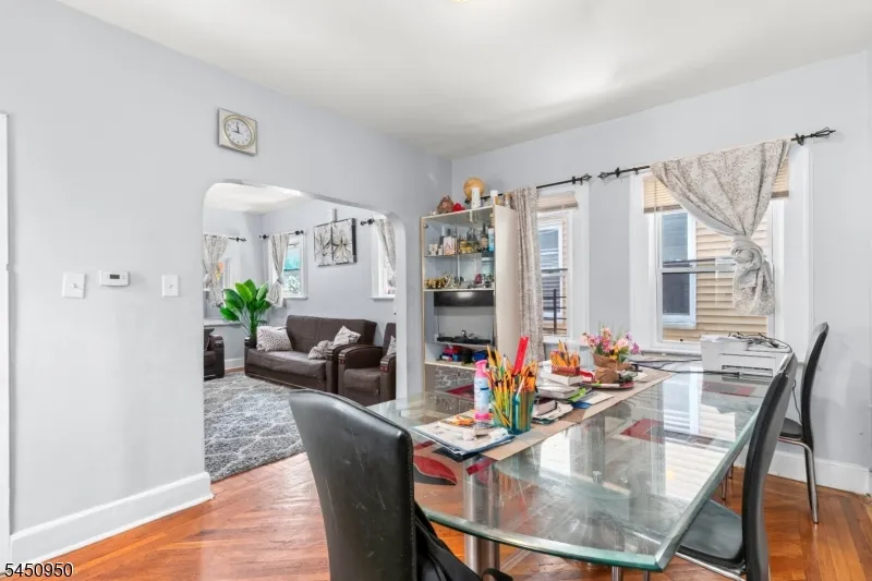 81 Schley St Newark City, NJ 07112