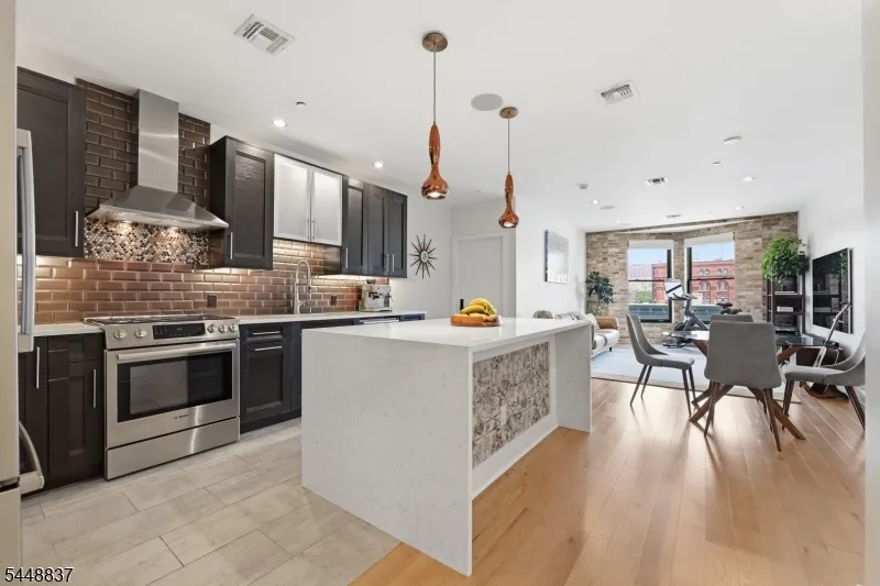 227 4th St #402 Unit 402 Jersey City, NJ 07302