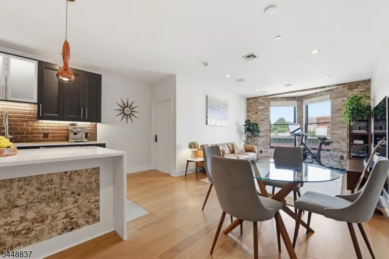227 4th St #402 Unit 402 Jersey City, NJ 07302