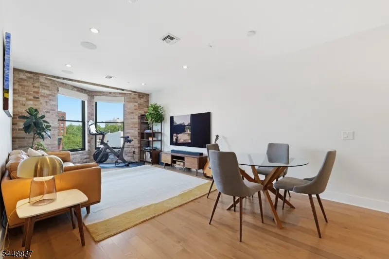 227 4th St #402 Unit 402 Jersey City, NJ 07302