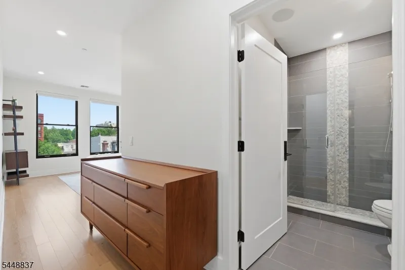 227 4th St #402 Unit 402 Jersey City, NJ 07302