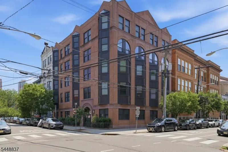 227 4th St #402 Unit 402 Jersey City, NJ 07302