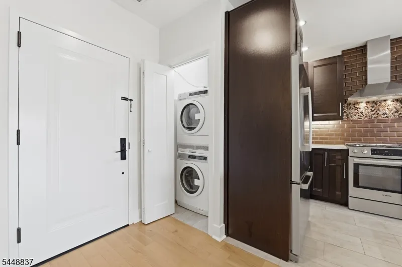 227 4th St #402 Unit 402 Jersey City, NJ 07302