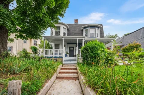328 Springdale Ave