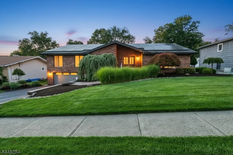 8 Cracco Ln Wayne, NJ 07470