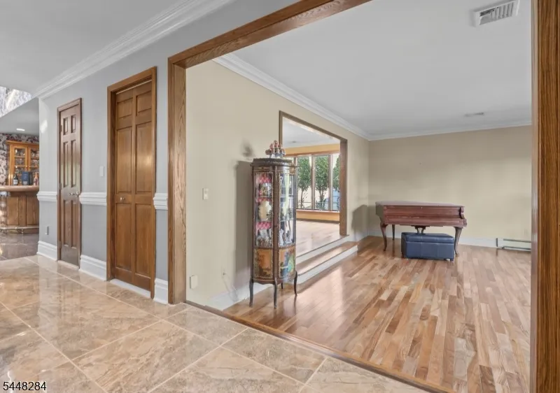 8 Cracco Ln Wayne, NJ 07470