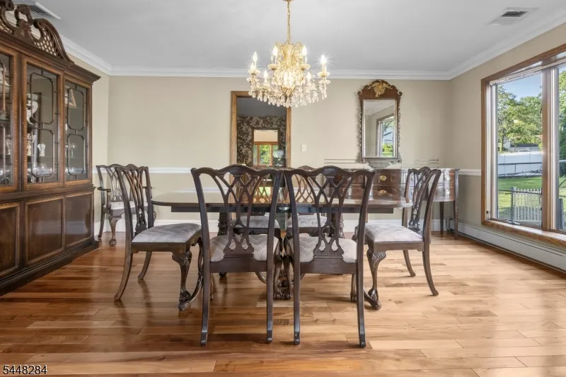 8 Cracco Ln Wayne, NJ 07470