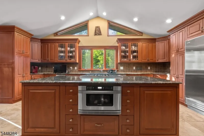 8 Cracco Ln Wayne, NJ 07470