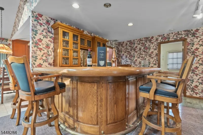 8 Cracco Ln Wayne, NJ 07470