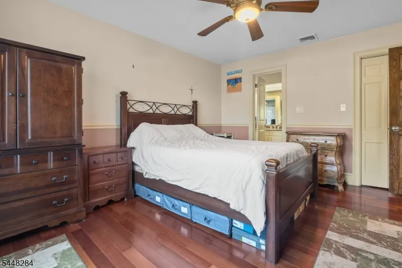8 Cracco Ln Wayne, NJ 07470
