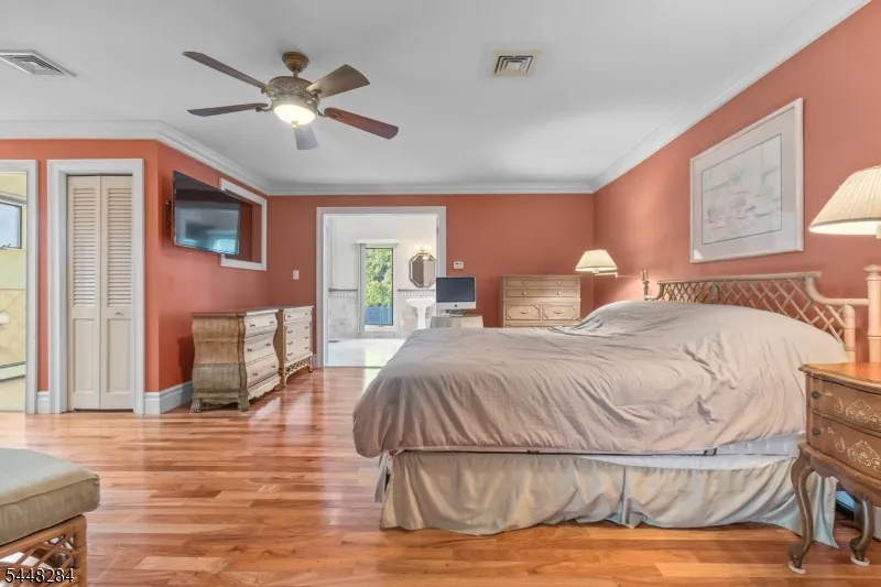 8 Cracco Ln Wayne, NJ 07470