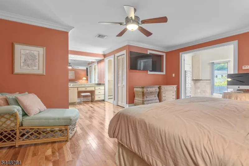 8 Cracco Ln Wayne, NJ 07470