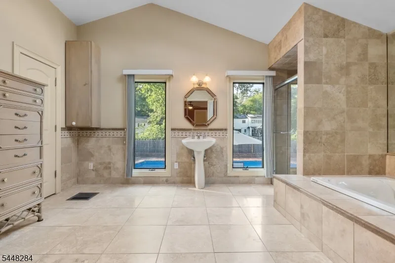 8 Cracco Ln Wayne, NJ 07470