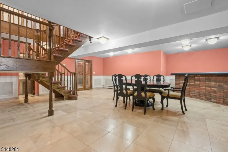8 Cracco Ln Wayne, NJ 07470