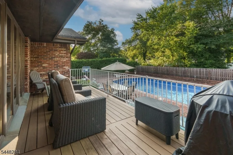 8 Cracco Ln Wayne, NJ 07470