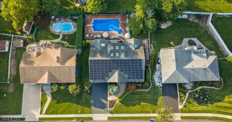 8 Cracco Ln Wayne, NJ 07470