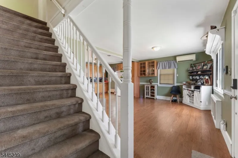 196 Gabriel Ter Sayreville, NJ 08879