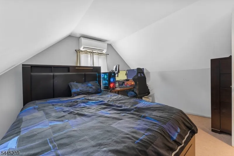 196 Gabriel Ter Sayreville, NJ 08879