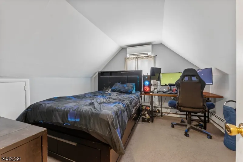 196 Gabriel Ter Sayreville, NJ 08879
