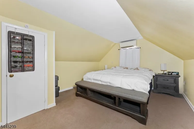 196 Gabriel Ter Sayreville, NJ 08879