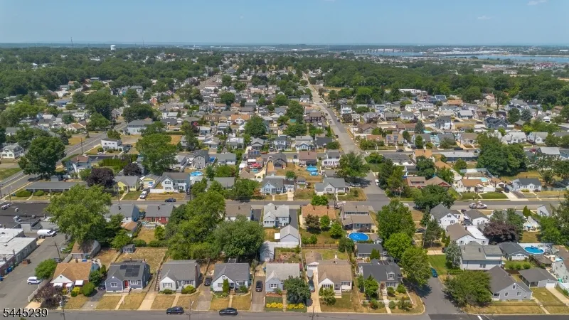 196 Gabriel Ter Sayreville, NJ 08879