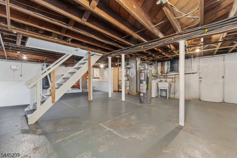 196 Gabriel Ter Sayreville, NJ 08879