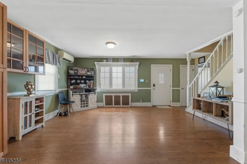 196 Gabriel Ter Sayreville, NJ 08879