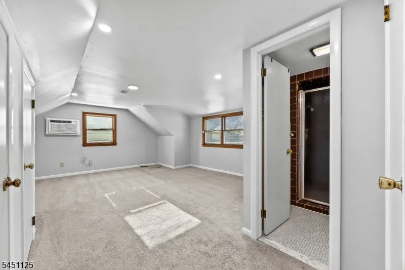 21 Starlit Dr Middlesex, NJ 08846