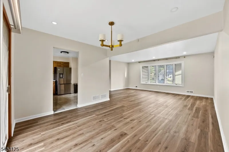 21 Starlit Dr Middlesex, NJ 08846