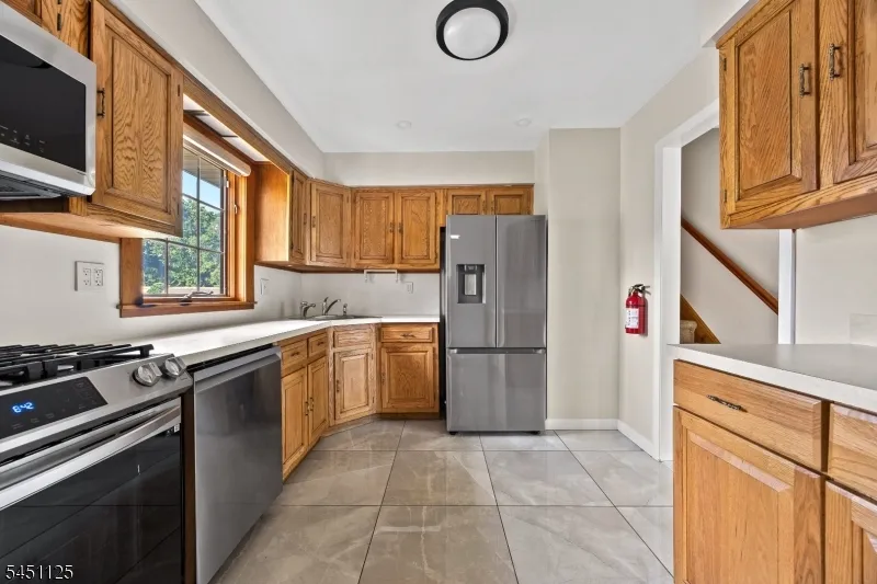 21 Starlit Dr Middlesex, NJ 08846