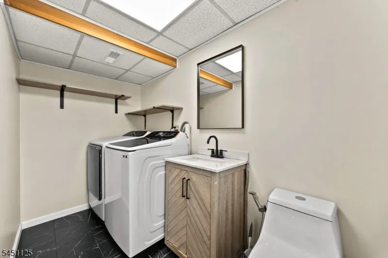 21 Starlit Dr Middlesex, NJ 08846