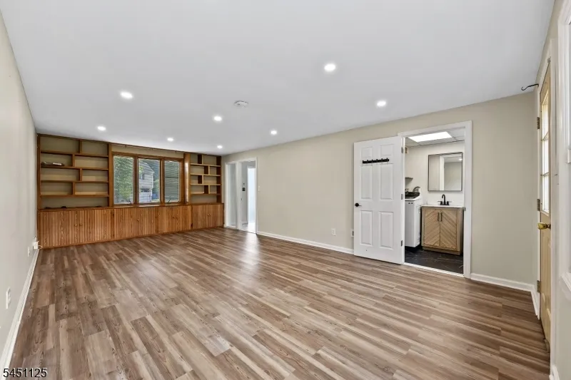 21 Starlit Dr Middlesex, NJ 08846