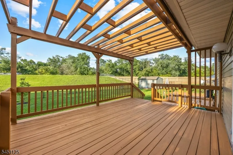 21 Starlit Dr Middlesex, NJ 08846