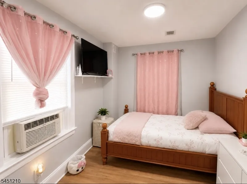 81 Delmar Pl Irvington, NJ 07111