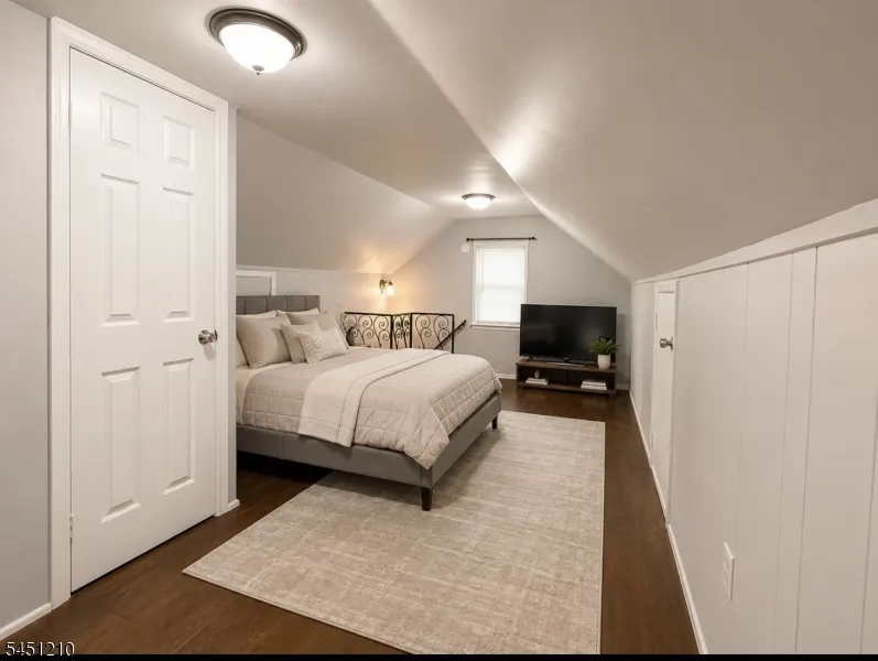 81 Delmar Pl Irvington, NJ 07111