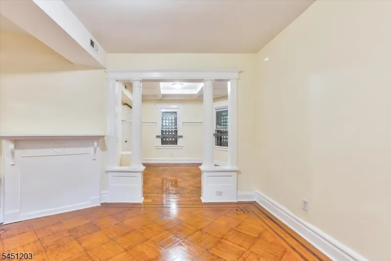 31 Voorhees St Newark City, NJ 07108