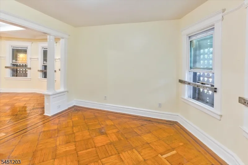 31 Voorhees St Newark City, NJ 07108