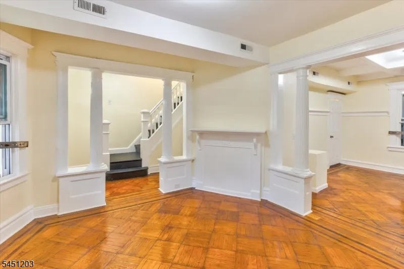 31 Voorhees St Newark City, NJ 07108