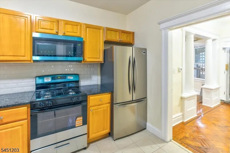 31 Voorhees St Newark City, NJ 07108