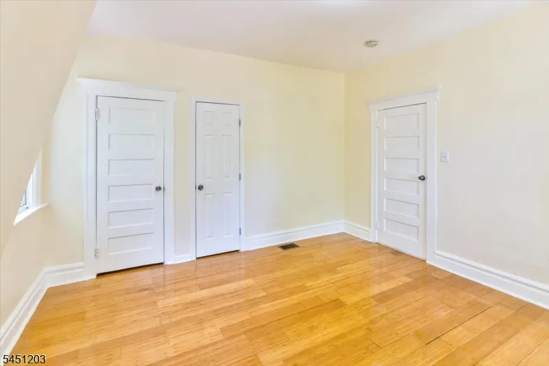 31 Voorhees St Newark City, NJ 07108