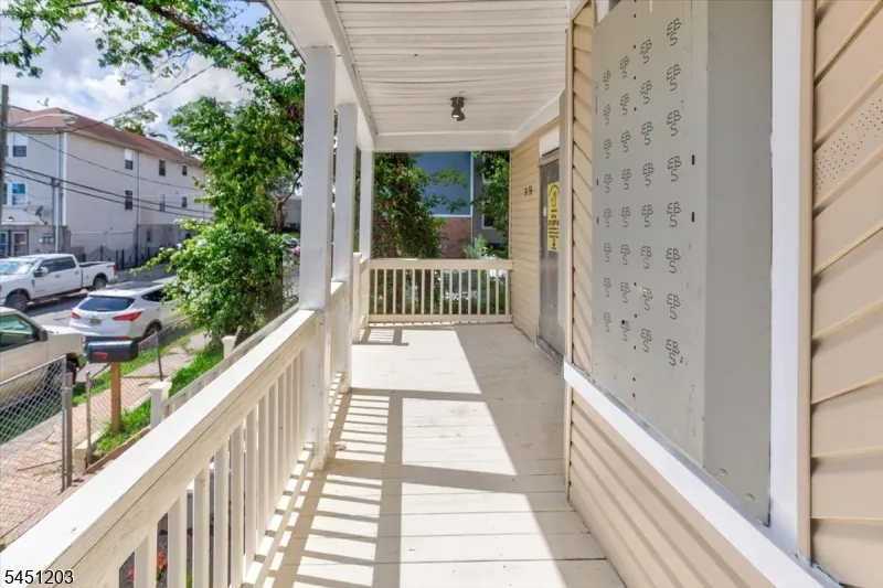 31 Voorhees St Newark City, NJ 07108