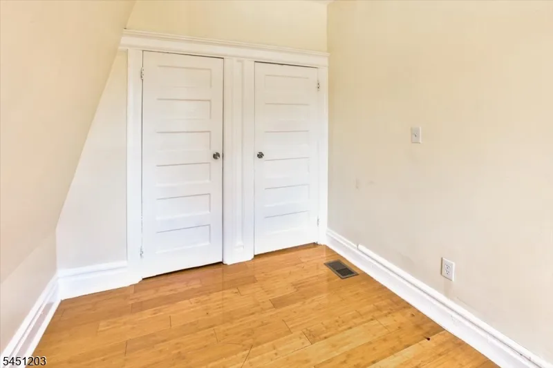 31 Voorhees St Newark City, NJ 07108
