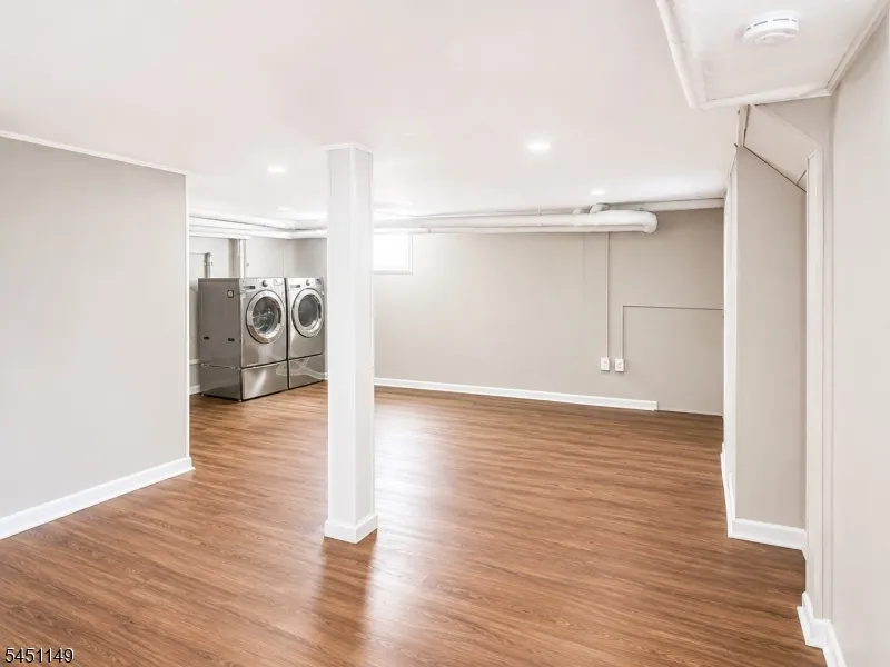 11 Van Dyke Pl Summit City, NJ 07901