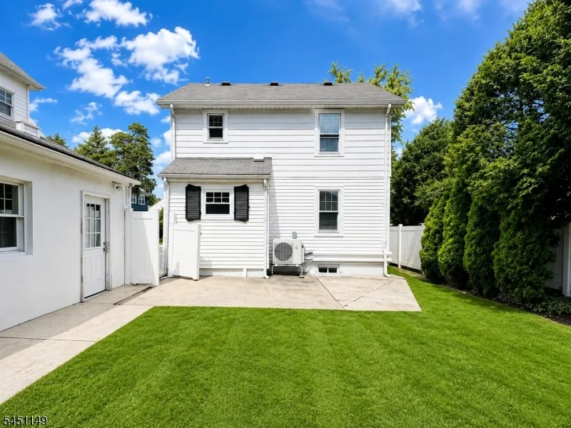 11 Van Dyke Pl Summit City, NJ 07901