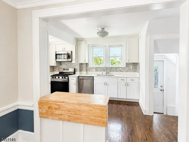 11 Van Dyke Pl Summit City, NJ 07901