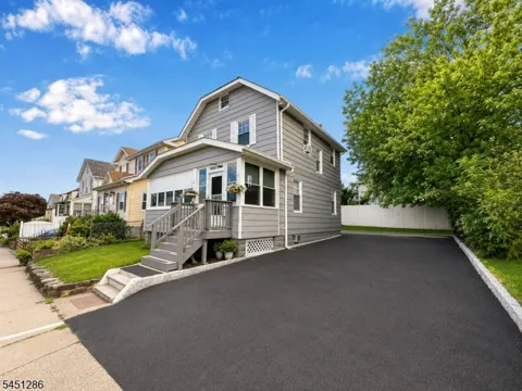 39 Park Dr S