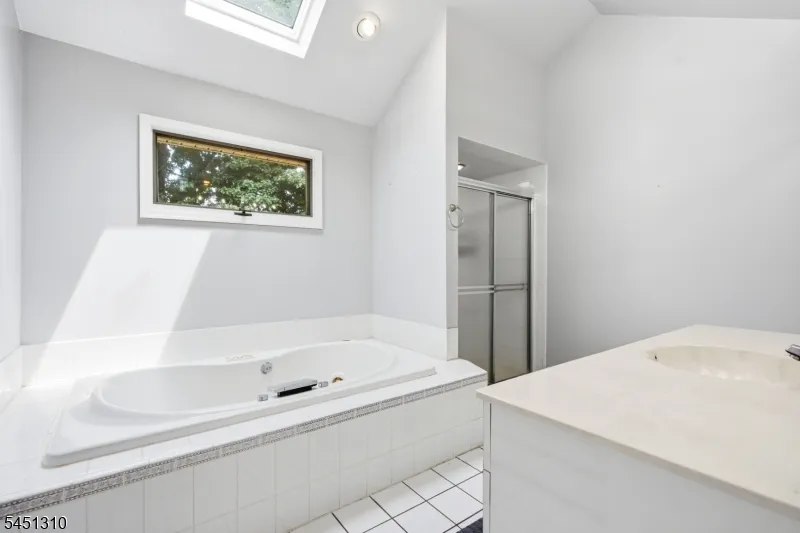 37 Continental Rd Parsippany-Troy Hills, NJ 07950